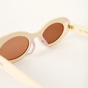 Ara 90s Oval Cream