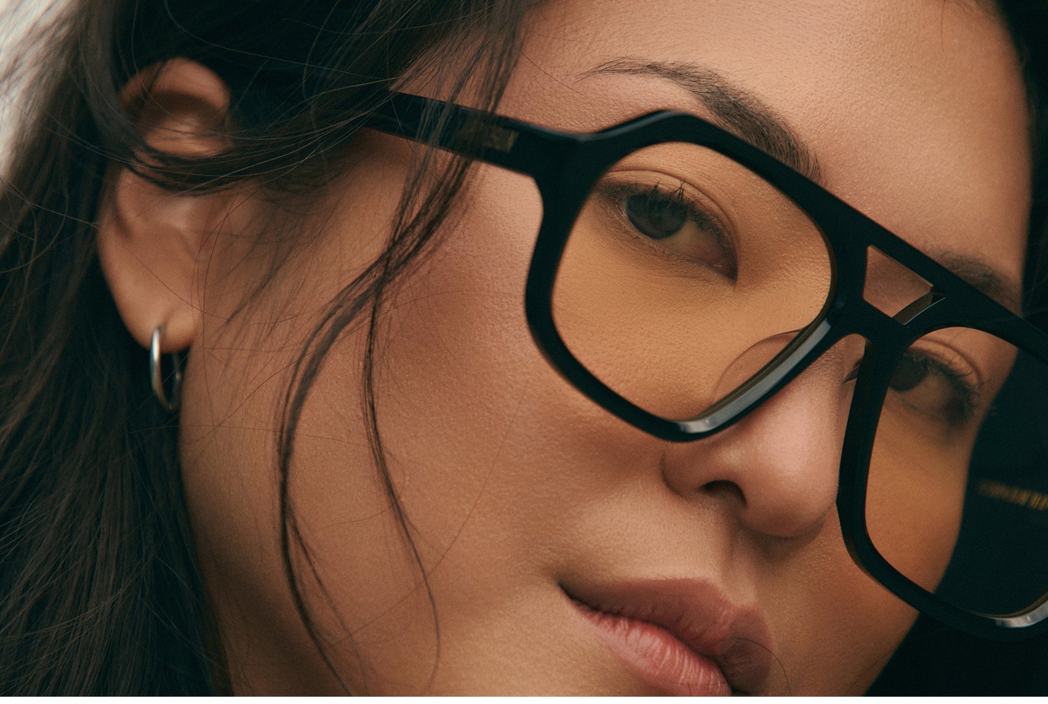 How to adjust the arms of your Hyesun sunglasses at home