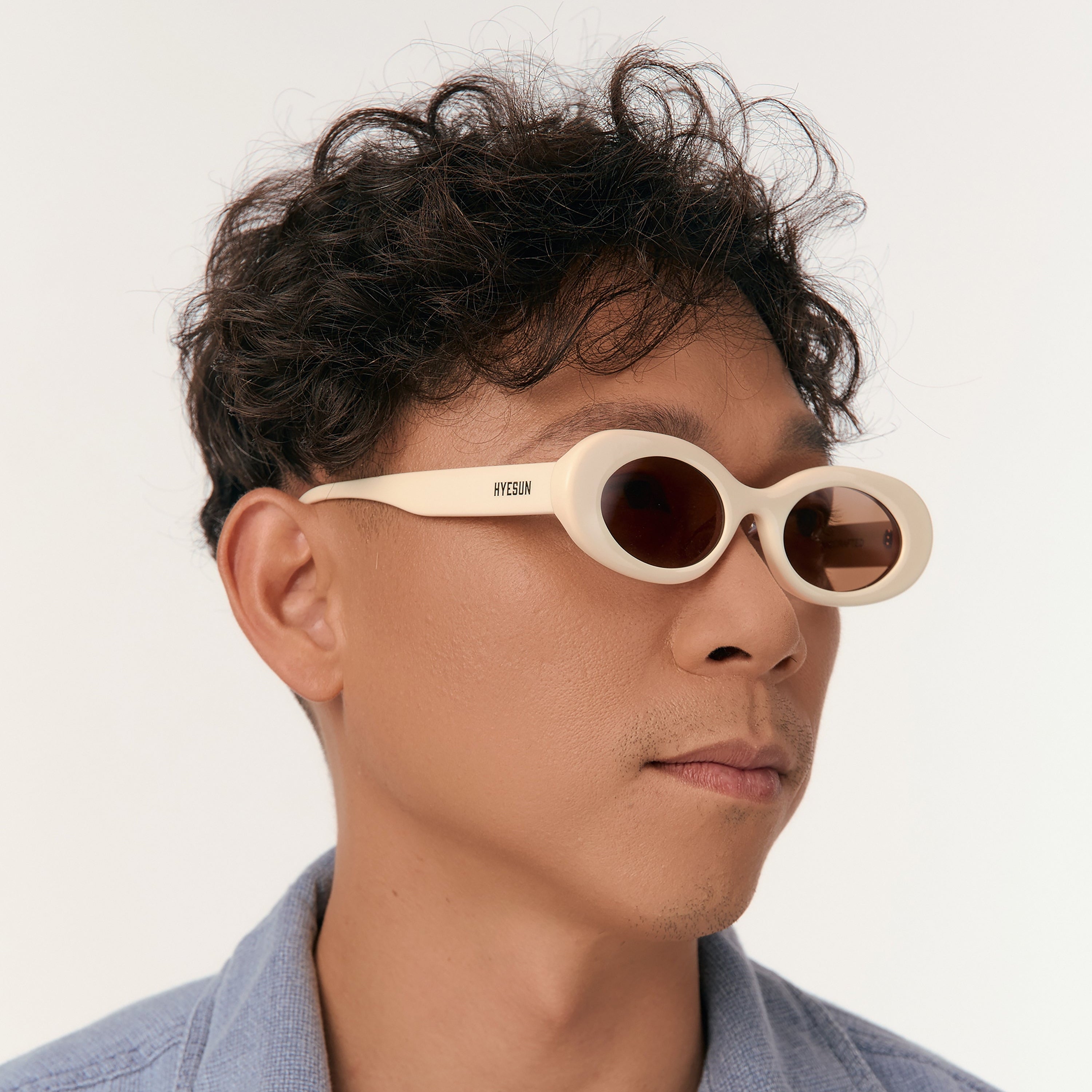 Ara 90s Oval Cream